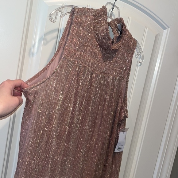 SHIMMERY metallic rose gold mock neck Flowy knee length dress medium NWT - Picture 11 of 12